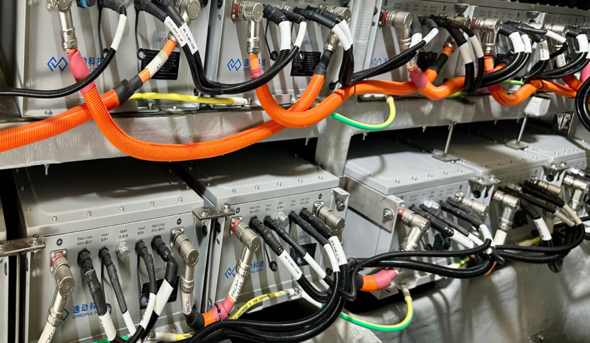 法国 Gilles Reigner X 逸动 GR63 新能源混合动力双体游艇项目亮点-逸动科技