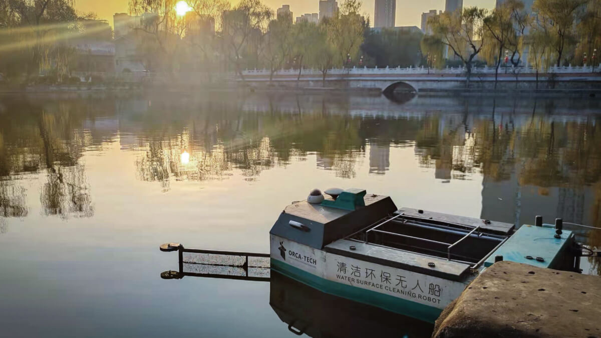 成都麓湖生态城、海口人民公园无人清洁船项目概况-逸动科技